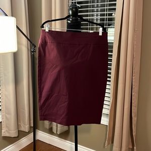 Maroon Maurice’s slip on stretchy skirt